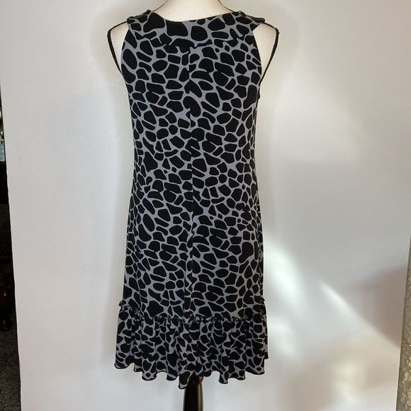 EN FOCUS STUDIO Dress Black & Gray Animal Print Shift Dress - Picture 4 of 12